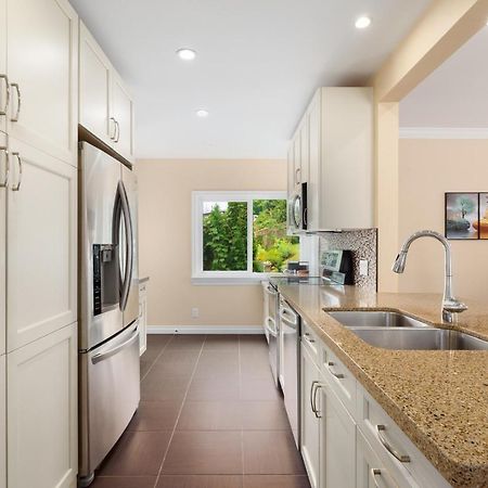 Lovely 3 Bedroom Port Moody Spacious Home 6 People Free Parking מראה חיצוני תמונה