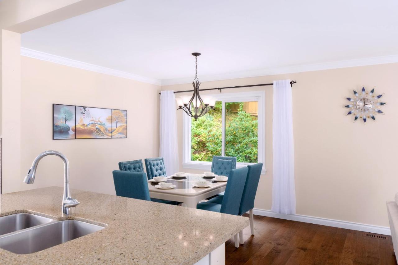 Lovely 3 Bedroom Port Moody Spacious Home 6 People Free Parking מראה חיצוני תמונה