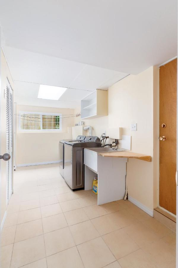 Lovely 3 Bedroom Port Moody Spacious Home 6 People Free Parking מראה חיצוני תמונה