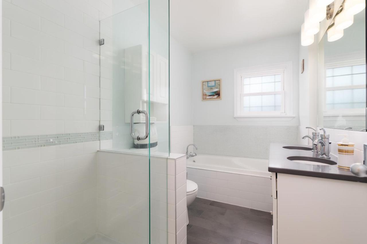 Lovely 3 Bedroom Port Moody Spacious Home 6 People Free Parking מראה חיצוני תמונה